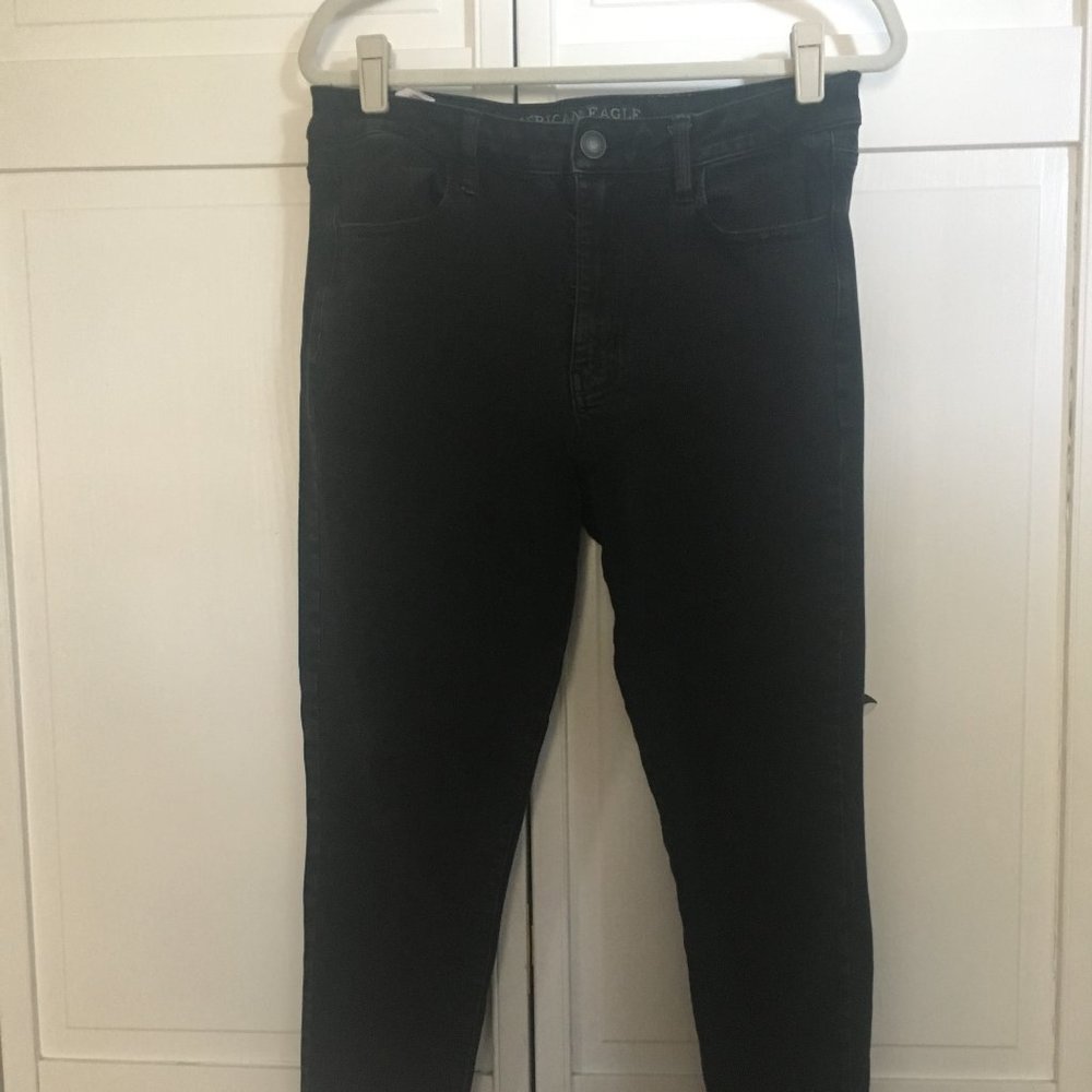 High-waisted Black Jeans